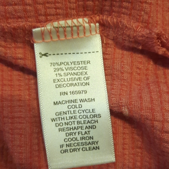 Cable & Gauge Women's Size 1X Knit Top Light Red Stitching Cap Sleeve - Picture 5 of 5